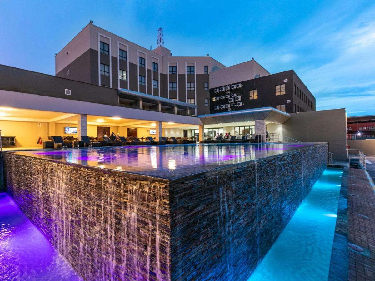The Grand Aria Hotel And Conference Centre Gaborone Bagian luar foto